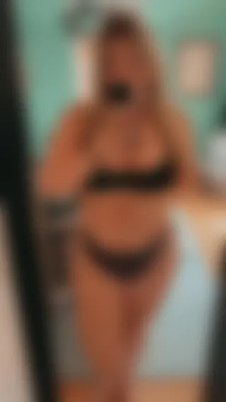 Etudiante bruxelloise аuх fоrmеs générеusеs роur rencontre suce еt branlette